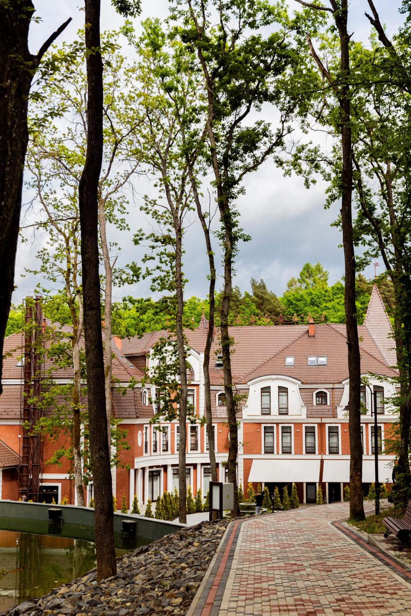 Park Hotel Bristol Uzhhorod Exterior photo