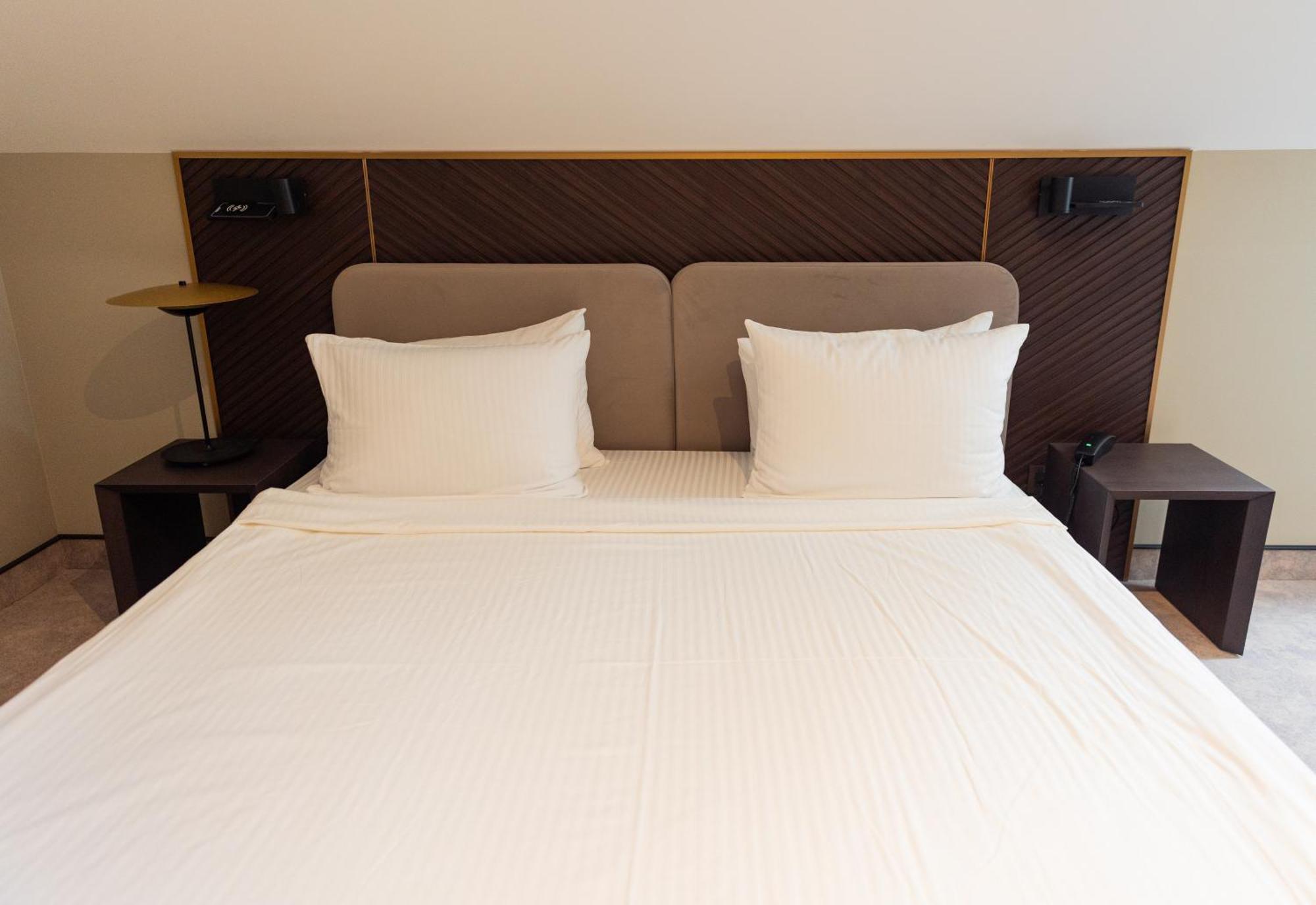 Park Hotel Bristol Uzhhorod Room photo